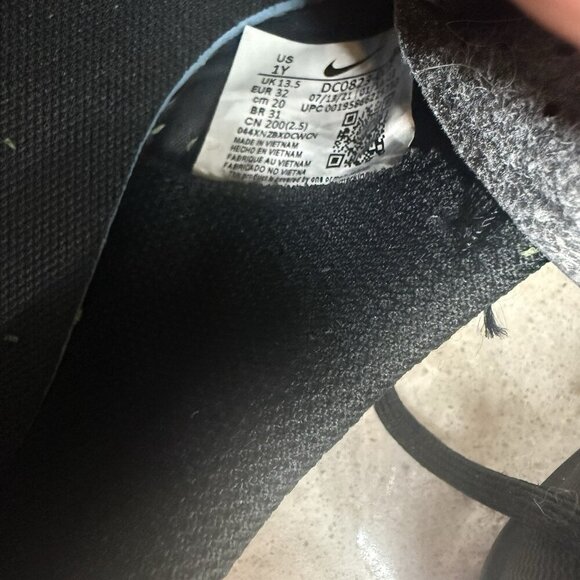 Nike Phantom GT2 Club Youth Boy's Soccer Cleats Shoes Size 1Y DC-0822-007 - Picture 6 of 7